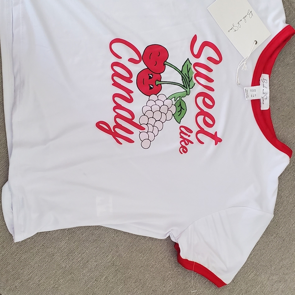 NWT Graphic Top